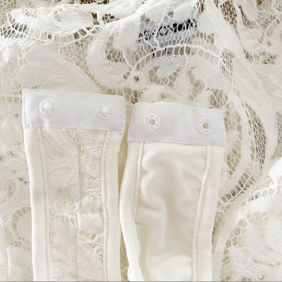 🤍 FASHION NOVA | Sexy White Bodysuit - Picture 14 of 16